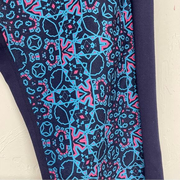 Fabletics Blue Printed High Rise Cropped Leggings Womens M Gorpcore Athletic - Picture 4 of 10